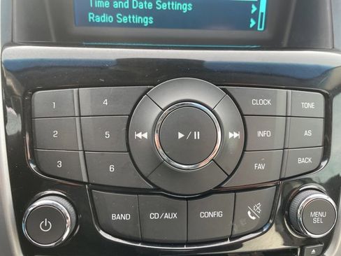 Used 2014 Chevrolet Cruze LS image 23