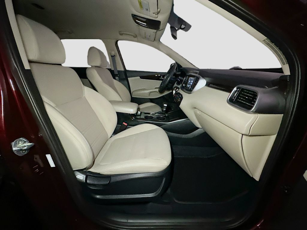 Used 2020 Kia Sorento LX AWD/4WD image 36