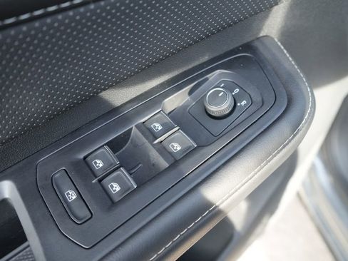 Used 2025 Volkswagen Atlas Cross Sport SE image 22