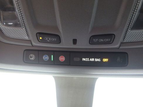 Used 2022 Chevrolet Silverado 3500 LT image 36