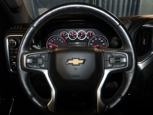 Used 2022 Chevrolet Silverado 1500 LT image 11