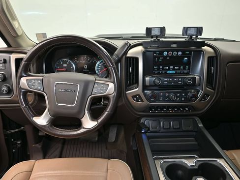 Used 2019 GMC Sierra 2500 Denali w/ Duramax Plus Package AWD/4WD image 15