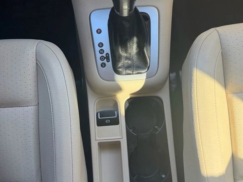 Used 2016 Volkswagen Tiguan S image 26