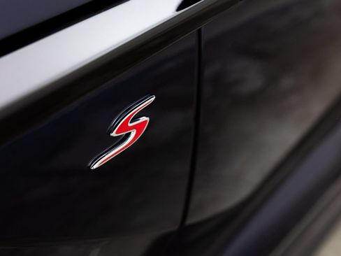 Used 2026 Aston Martin DBX S AWD/4WD image 26