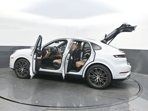 New 2025 Porsche Cayenne Coupe AWD/4WD image 37