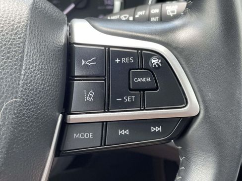 Used 2024 Toyota Highlander XSE FWD image 24