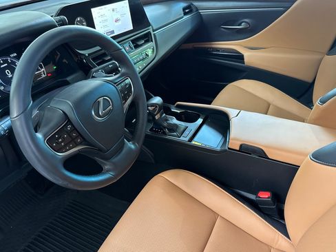 Certified 2024 Lexus ES 350 w/ Premium Package FWD image 11