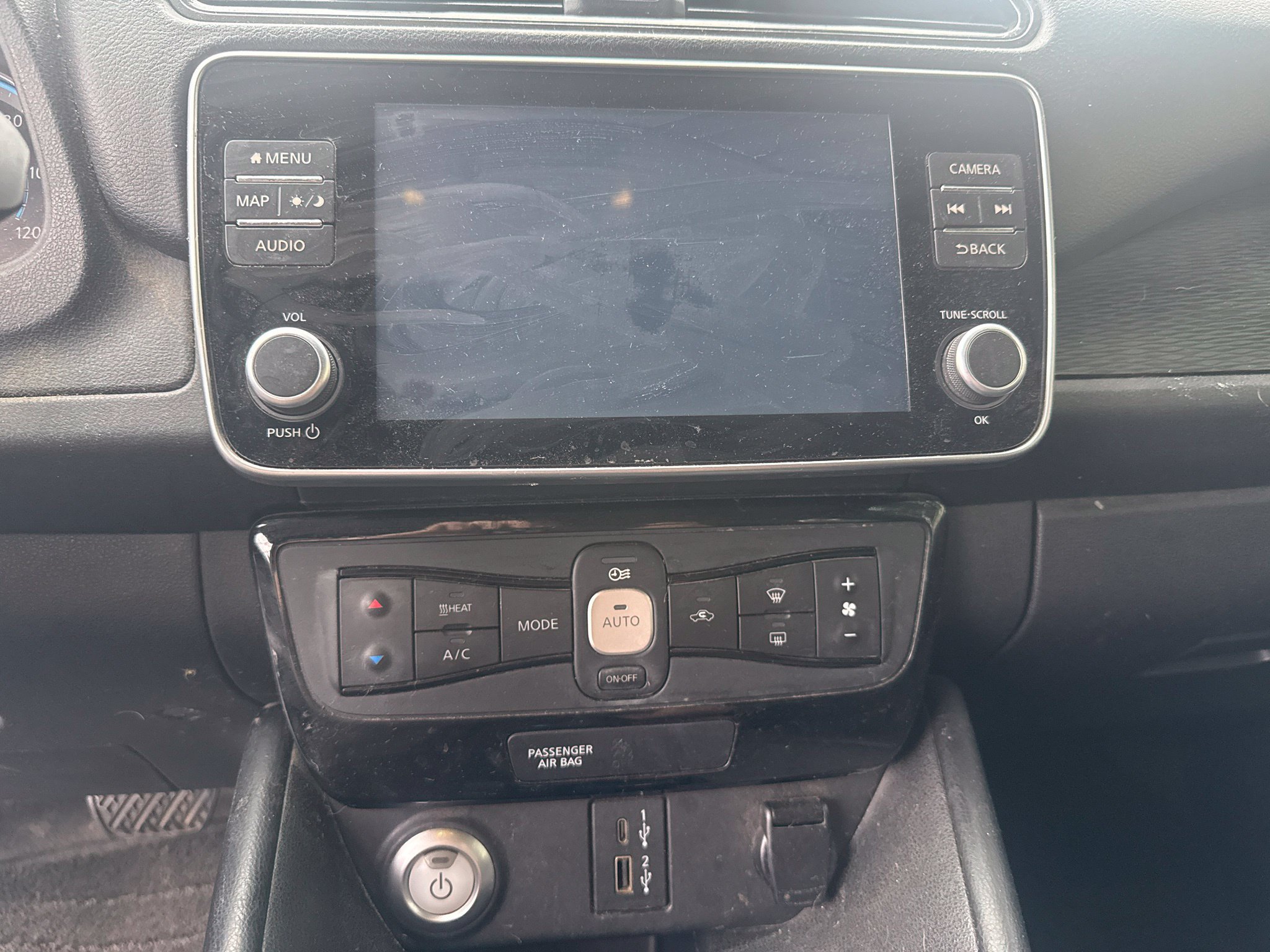 Used 2020 Nissan Leaf SV FWD image 17