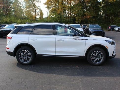 New 2026 Lincoln Corsair Premiere AWD/4WD image 2
