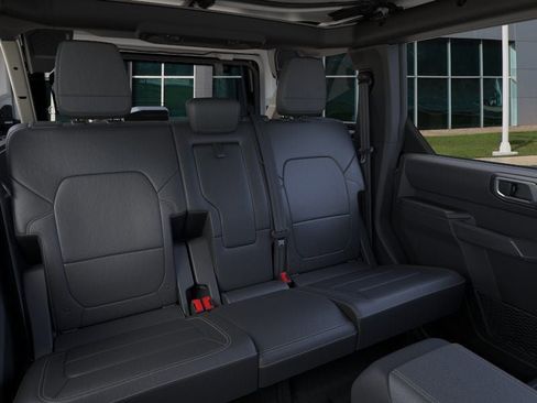 New 2025 Ford Bronco Badlands image 11