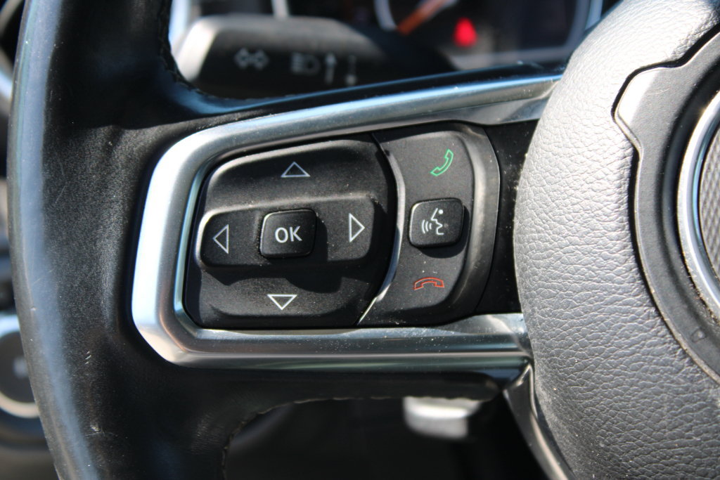 Used 2018 Jeep Wrangler Unlimited Sahara AWD/4WD image 24