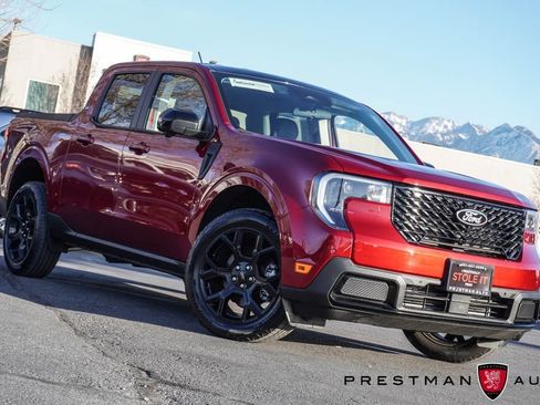 Used 2025 Ford Maverick Lariat w/ Black Appearance Package image 1