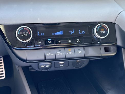 Certified 2025 Hyundai Elantra Sport image 24