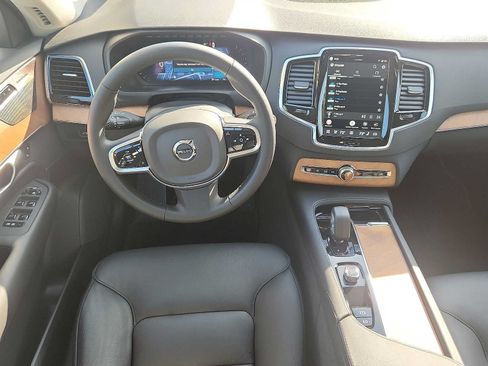Certified 2024 Volvo XC90 B6 Plus AWD/4WD image 11