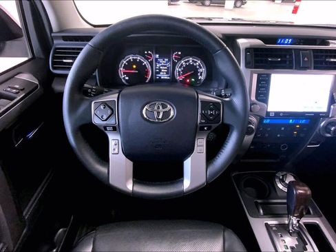 Used 2022 Toyota 4Runner Limited AWD/4WD image 5
