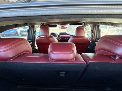 Used 2021 MAZDA MAZDA3 Hatchback w/Premium Plus Pkg image 14