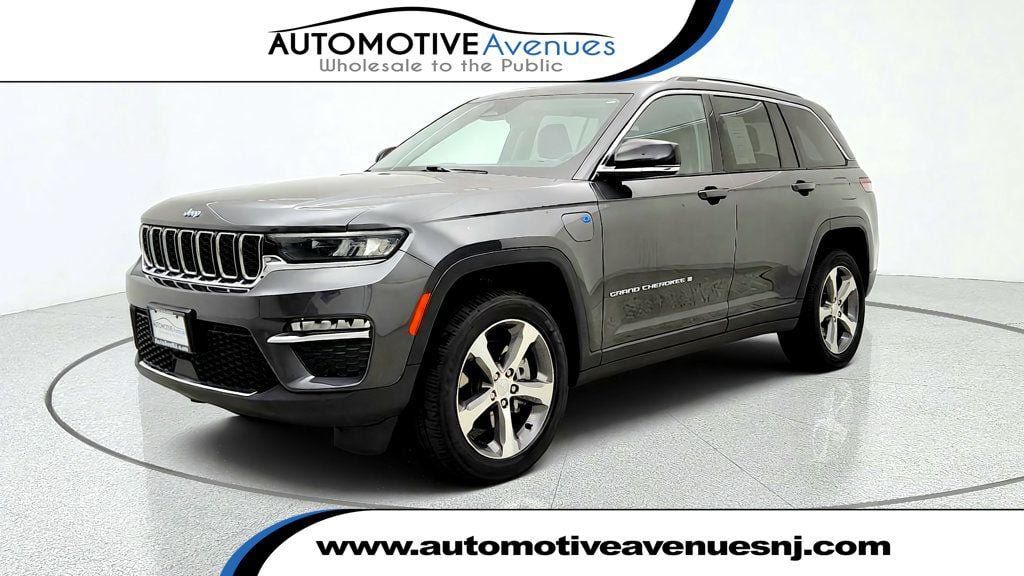 Used 2023 Jeep Grand Cherokee 4WD 4xe image 1