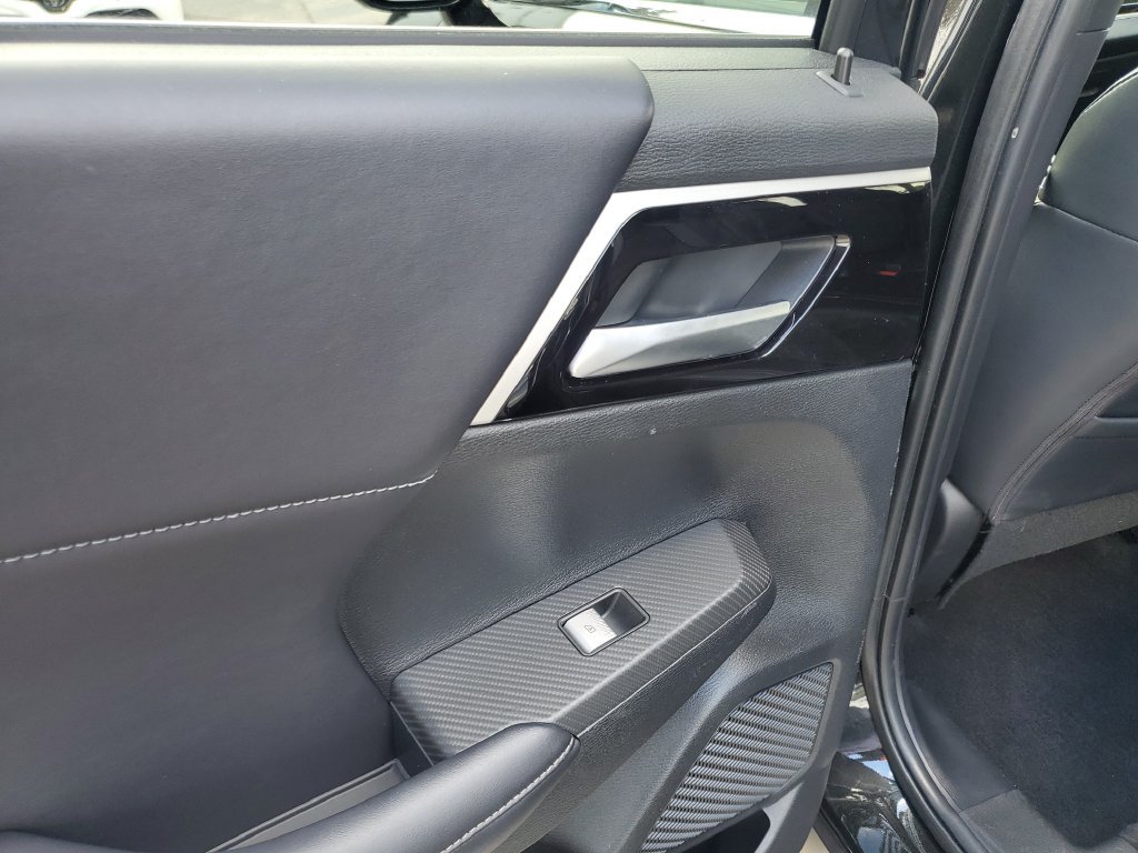 Used 2024 Mitsubishi Outlander SE FWD image 11