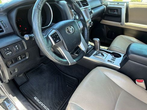 Used 2011 Toyota 4Runner Limited AWD/4WD image 10