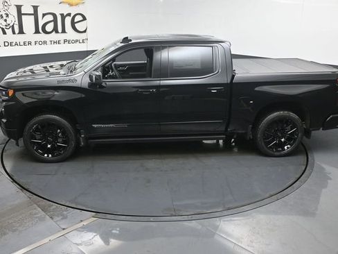 New 2026 Chevrolet Silverado 1500 High Country w/ High Country Premium Package AWD/4WD image 21