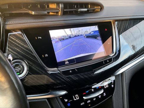 Used 2023 Cadillac XT6 Premium Luxury image 21