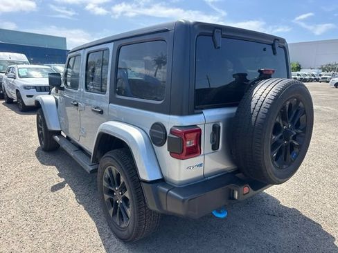 Used 2023 Jeep Wrangler Unlimited Sahara w/ Cold Weather Group AWD/4WD image 7