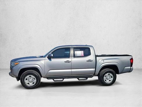 Used 2018 Toyota Tacoma SR image 2