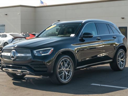 Used 2022 Mercedes-Benz GLC 300 image 3