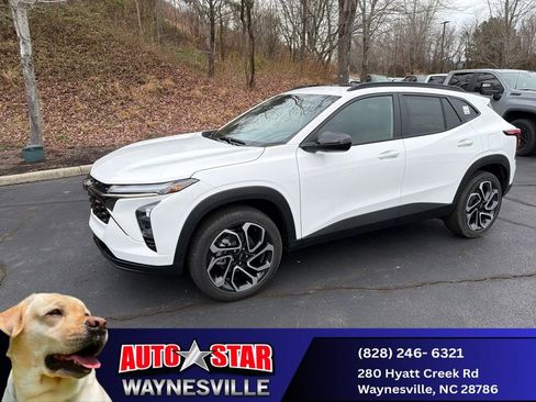 New 2026 Chevrolet Trax RS w/ Sunroof Package FWD image 8