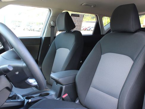 Used 2025 Kia Soul LX FWD image 13