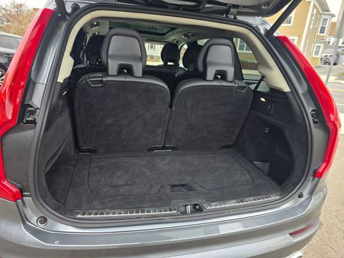 Used 2018 Volvo XC90 T5 Momentum w/ Convenience Package AWD/4WD image 9