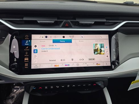 New 2026 Jeep Cherokee Limited image 17