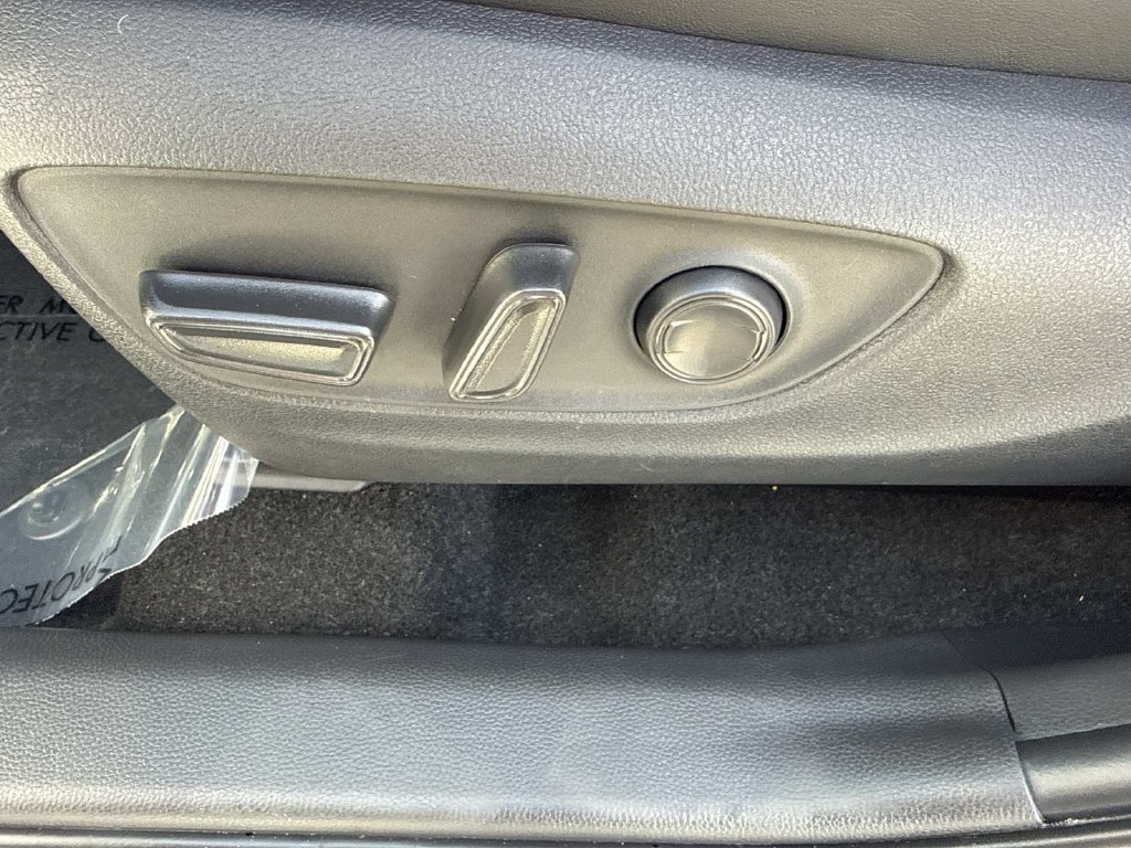 Used 2025 Toyota RAV4 XLE Premium FWD image 26