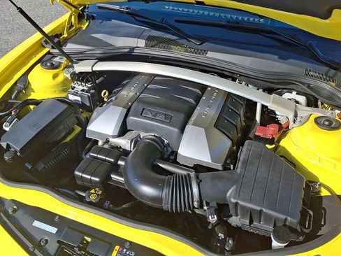 Used 2015 Chevrolet Camaro SS w/ SS Performance Package RWD image 29