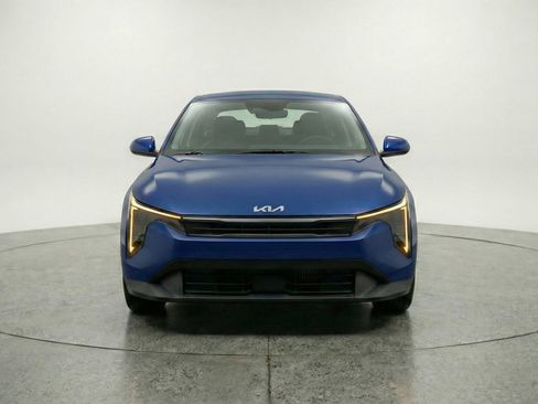 Used 2025 Kia K4 LXS image 2