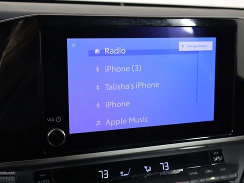 Used 2025 Toyota Camry SE image 30