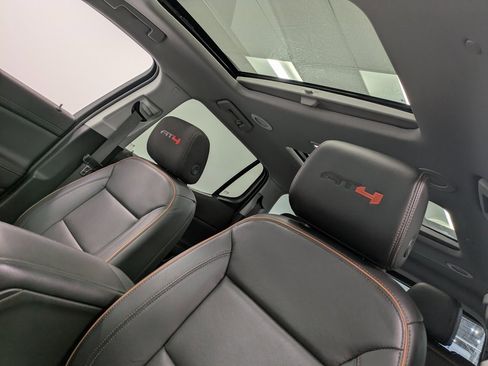 Used 2023 GMC Acadia AT4 w/ Technology Package image 20