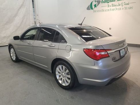 Used 2013 Chrysler 200 Touring FWD image 4