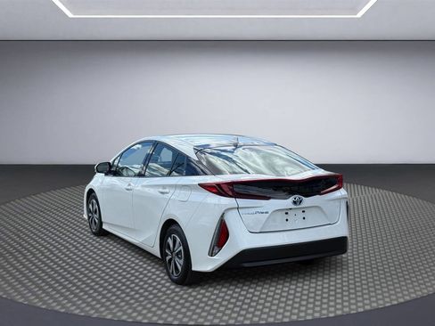Used 2017 Toyota Prius Prime Plus w/ Carpet Mat Package FWD image 5