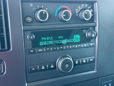 Certified 2024 Chevrolet Express 3500 LT w/ LT Preferred Equipment Group RWD image 14