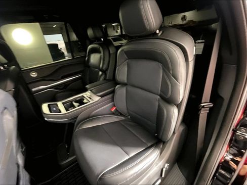 Used 2026 Lincoln Navigator Reserve w/ Jet Appearance Package AWD/4WD image 35