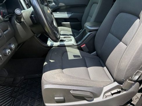 Used 2019 Chevrolet Colorado LT AWD/4WD image 12