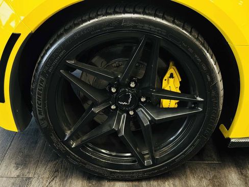 Used 2016 Chevrolet Corvette Z06 w/ 3LZ Preferred Equipment Group RWD image 21