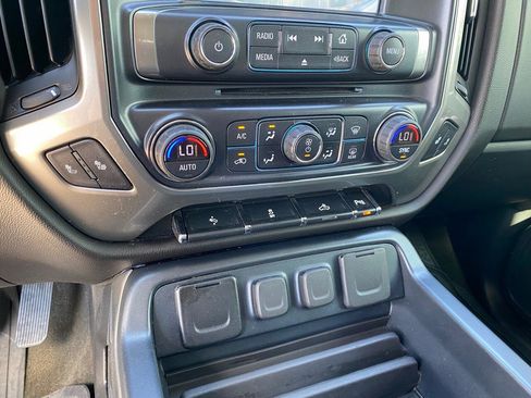 Used 2018 Chevrolet Silverado 1500 LT w/ Texas Edition image 27