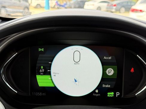 Used 2018 Chevrolet Bolt LT FWD image 32