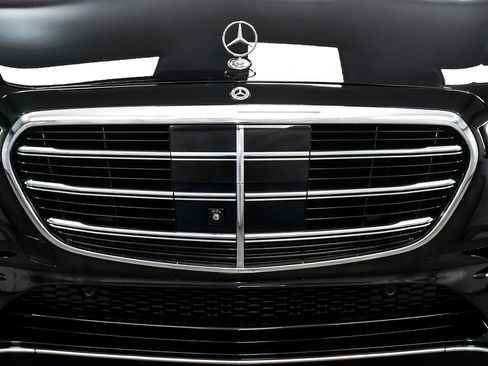 Used 2022 Mercedes-Benz S 500 4MATIC w/ AMG Line Package image 79