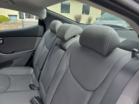 Used 2016 Hyundai Elantra Limited image 31