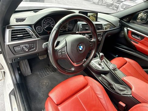 Used 2018 BMW 330e image 12