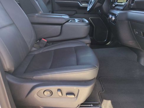 Used 2025 GMC Sierra 1500 SLT image 28