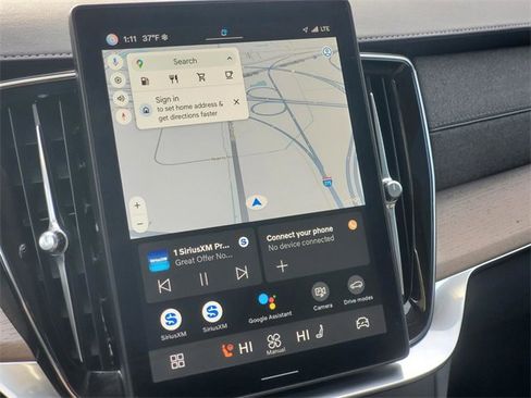 Certified 2025 Volvo XC90 B6 Plus image 22